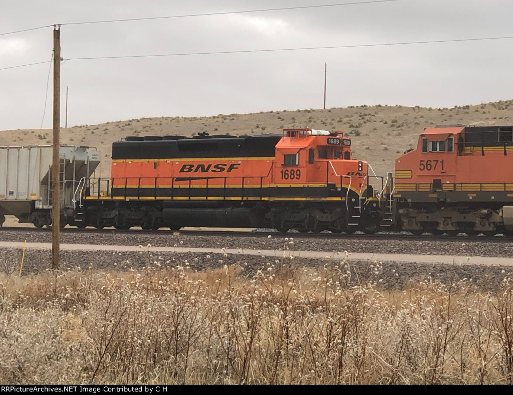 BNSF 1689